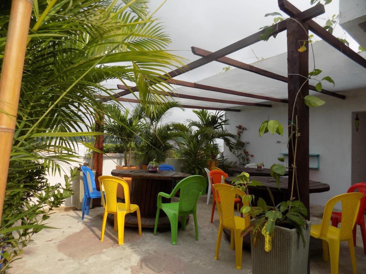 Hostal Caracoles
